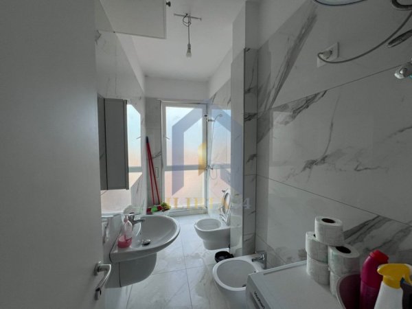 Tirane, jap me qera apartament 1+1+Ballkon Kati 4, 52 m² 650 € (Zoja E Keshillit te Mire / zogu i zi)