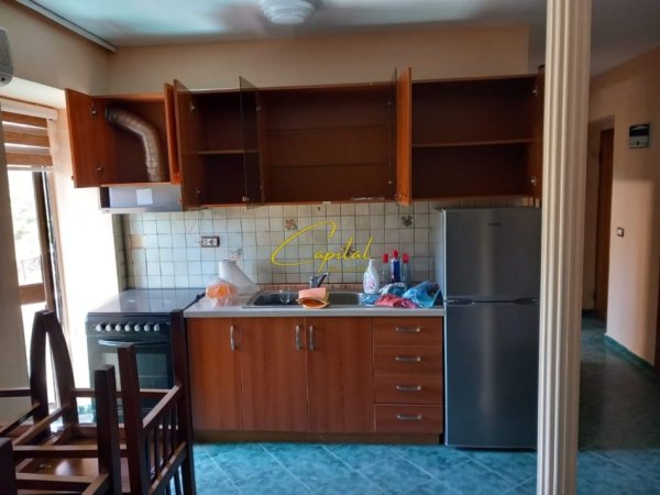 Tirane, jepet me qera apartament 2+1 Kati 2, 75 m² 500 € (RRUGA E ELBASANIT)