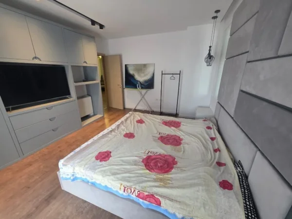 Tirane, jepet me qera apartament 2+1+Ballkon Kati 6, 115 m² 750 € (nexho konomi)