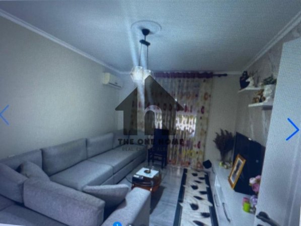 Tirane, jepet me qera apartament 2+1 Kati 1, 80 m² 500 € (Ali Dem)