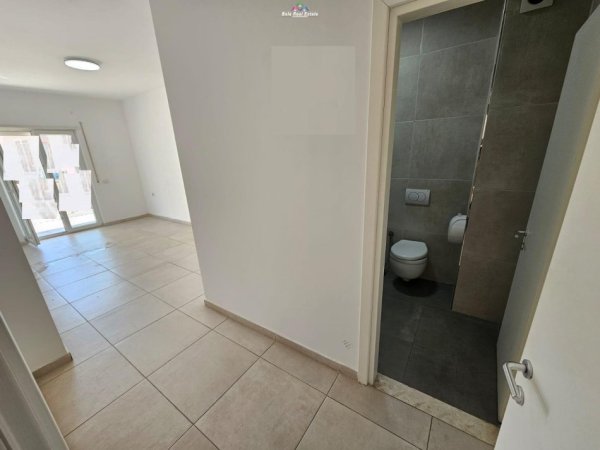 Tirane, jepet me qera zyre Kati 7, 112 m² 700 € (rruga e barrikadave)