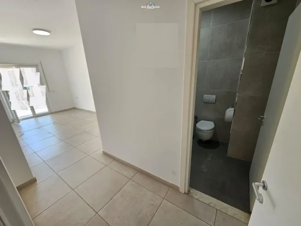 Tirane, jepet me qera zyre Kati 7, 112 m² 650 € (rruga e barrikadave)