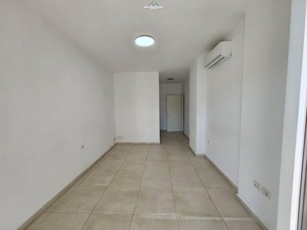 Tirane, jepet me qera zyre Kati 7, 112 m² 700 € (rruga e barrikadave)