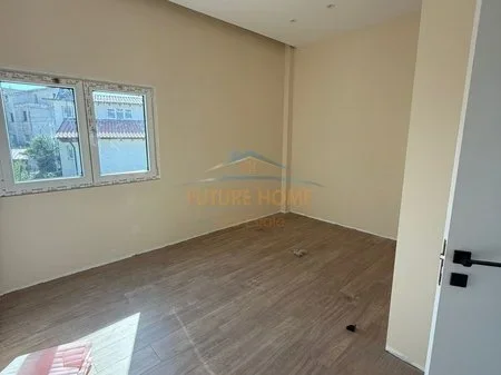 Shitet, Apartament 1+1, Ali Dem, Tiranë. AREA57109