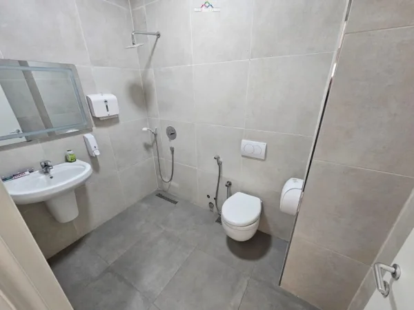 Tirane, jepet me qera zyre Kati 7, 112 m² 650 € (rruga e barrikadave)