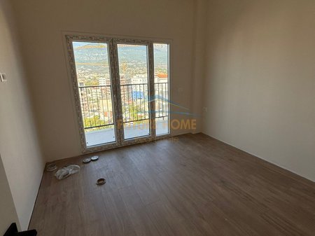 Shitet, Apartament 1+1, Ali Dem, Tiranë. AREA57107