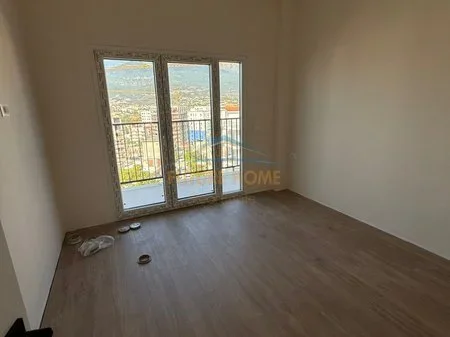 Shitet, Apartament 1+1, Ali Dem, Tiranë. AREA57107