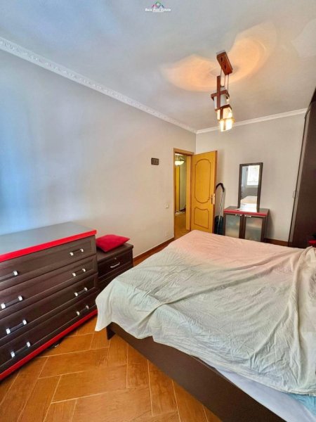 Shqiperi, jap me qera apartament 1+1+Ballkon Kati 2, 70 m² 540 € (shefqet musaraj)