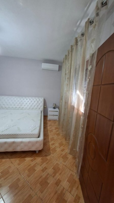 Tirane, jepet me qera apartament 1+1 Kati 3, 105 m² 450 € 