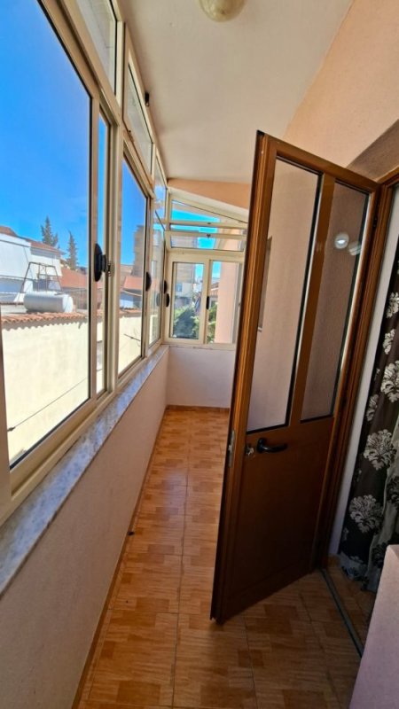 Tirane, jepet me qera apartament 1+1 Kati 3, 105 m² 450 € 