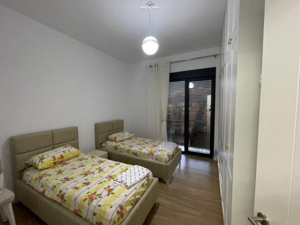 Tirane, jepet me qera apartament 2+1 Kati 1, 120 m² 800 € (selite)
