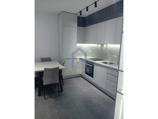 Tirane, jap me qera apartament 1+1+Ballkon Kati 4, 70 m² 600 € (Bulevardi i RI)