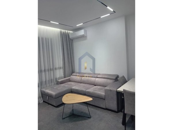 Tirane, jap me qera apartament 1+1+Ballkon Kati 4, 70 m² 600 € (Bulevardi i RI)