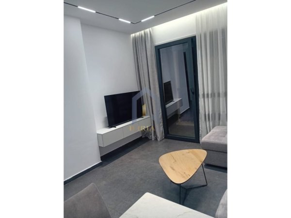 Tirane, jap me qera apartament 1+1+Ballkon Kati 4, 70 m² 600 € (Bulevardi i RI)