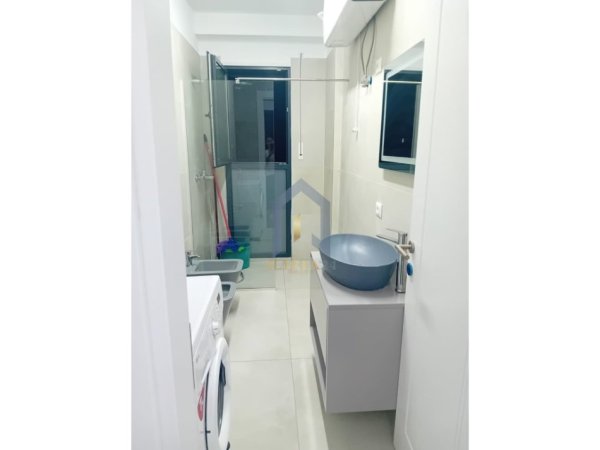 Tirane, jap me qera apartament 1+1+Ballkon Kati 4, 70 m² 600 € (Bulevardi i RI)