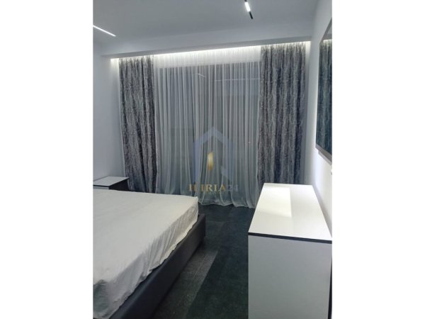 Tirane, jap me qera apartament 1+1+Ballkon Kati 4, 70 m² 600 € (Bulevardi i RI)
