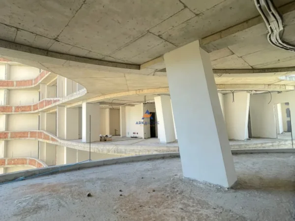 Tirane, shitet apartament 1+1+Ballkon Kati 2, 79 m² 185.000 € (NDODHET PRANE KOMPLEKSIT TULIPAN, TEG)