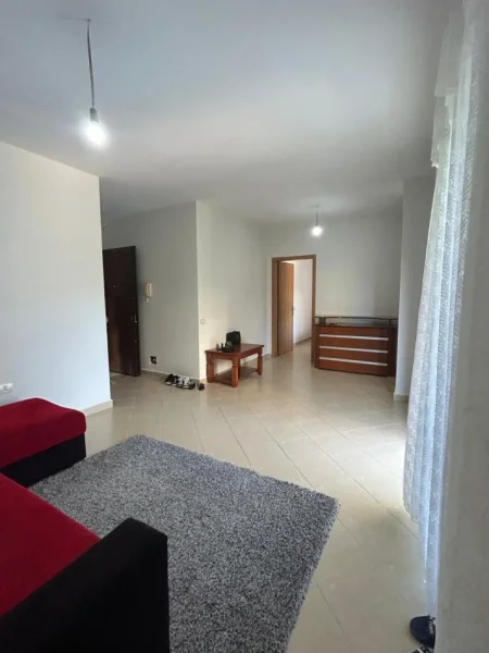 Tirane, jepet me qera apartament 1+1 Kati 5, 60 m² 380 € (fresku)
