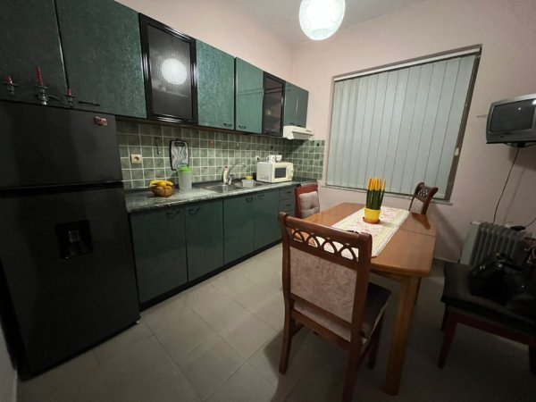 Tirane, shitet apartament 1+1+Aneks+Ballkon , 64 m² 104.000 € (rruga dibres)