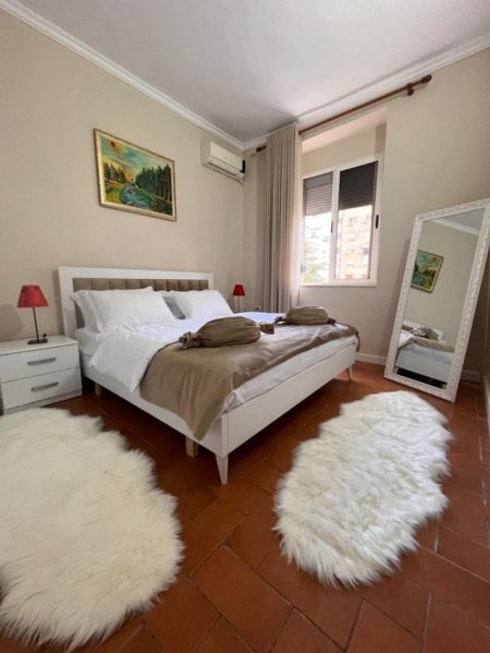 Tirane, jepet me qera apartament 2+1 Kati 3, 86 m² 720 € (Rruga e Durresit)