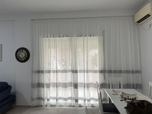 Tirane, jepet me qera apartament 2+1 Kati 1, 90 m² 650 € (Liqeni Thate)