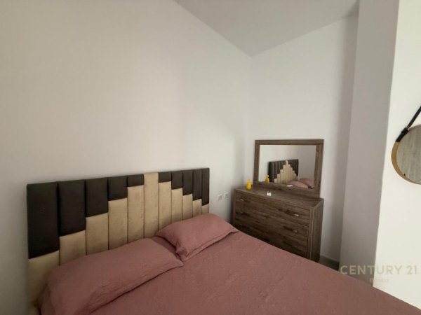 Tirane, jepet me qera apartament 2+1 Kati 1, 90 m² 650 € (Liqeni Thate)