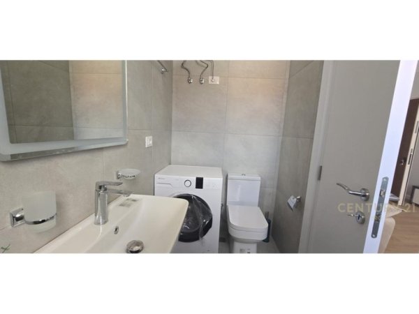 Tirane, shes apartament 1+1 Kati 7, 50 m² 107.000 € (Laprake)