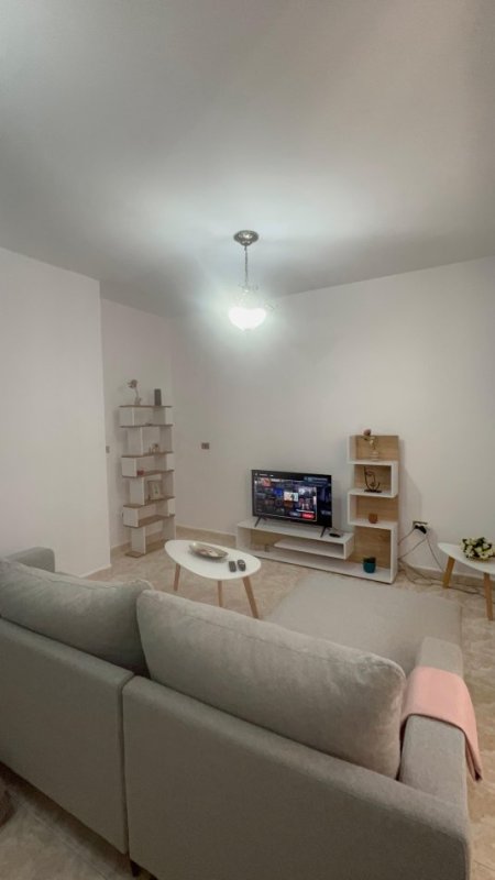 Tirane, jepet me qera apartament 1+1+Ballkon Kati 6, 60 m² 550 € (Zogu i zi)