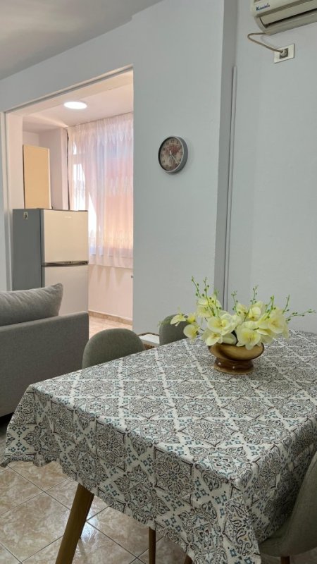 Tirane, jepet me qera apartament 1+1+Ballkon Kati 6, 60 m² 550 € (Zogu i zi)