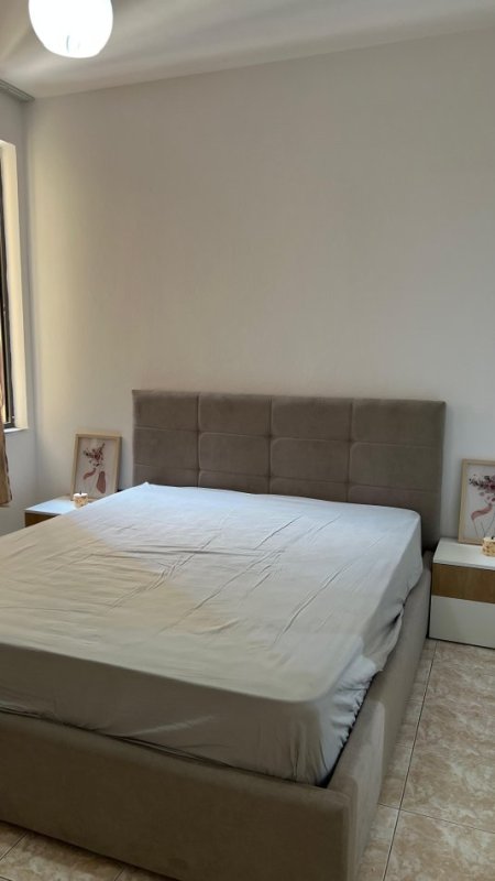 Tirane, jepet me qera apartament 1+1+Ballkon Kati 6, 60 m² 550 € (Zogu i zi)