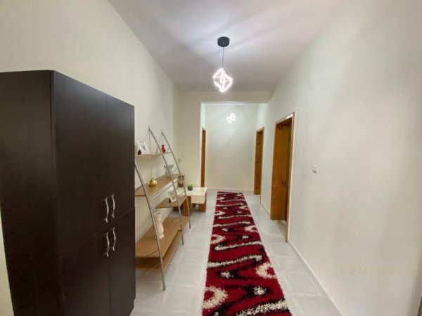 Tirane, jepet me qera apartament 1+1 Kati 1, 80 m² 600 € (Don Bosco)