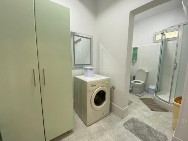 Tirane, jepet me qera apartament 1+1 Kati 1, 80 m² 600 € (Don Bosco)