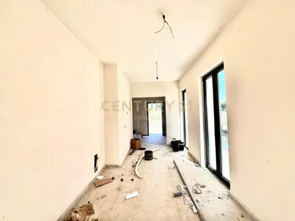 Durres, shes Vile 2+1+Ballkon Kati 3, 450 m² 500.000 € (Gjiri Lalzit)