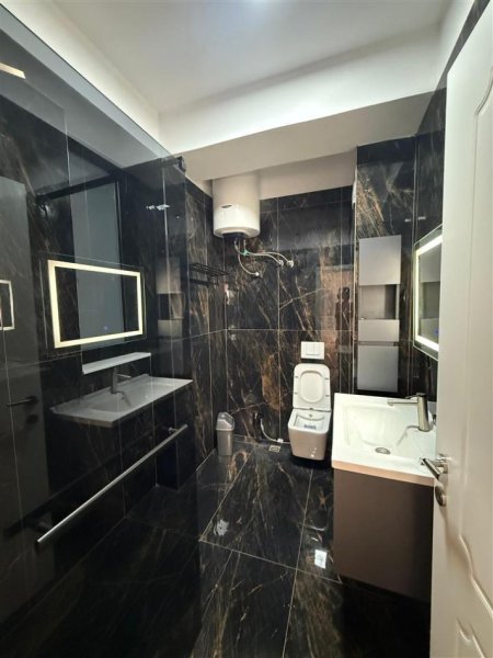 Tirane, jepet me qera apartament 1+1 Kati 4, 70 m² 700 € (Pazari Ri)