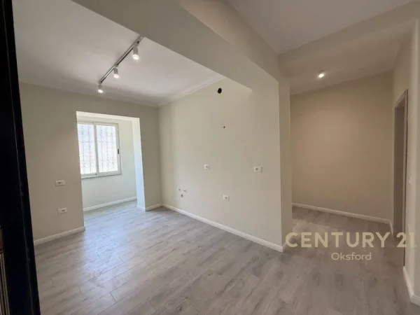 Tirane, jepet me qera zyre Kati 2, 79 m² 1.200 € (Garda)
