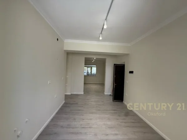 Tirane, jepet me qera zyre Kati 2, 79 m² 1.200 € (Garda)