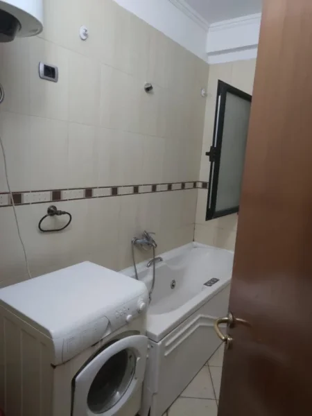 Tirane, jepet me qera apartament 2+1 Kati 6, 110 m² 730 €