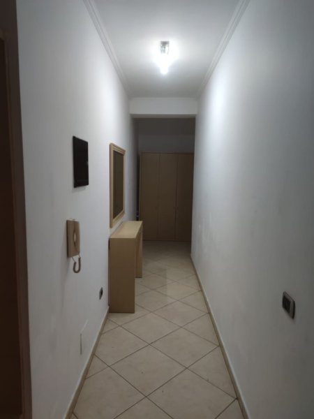 Tirane, jepet me qera apartament 2+1 Kati 6, 110 m² 730 €