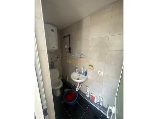 0683487469 Tirane, jepet me qera ambjent biznesi Kati 0, 52 m² 400 € (ASTIR)
