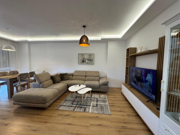 Tirane, jepet me qera apartament 2+1 Kati 2, 1.000 € 
