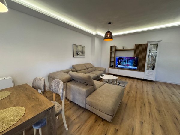 Tirane, jepet me qera apartament 2+1 Kati 2, 1.000 € 