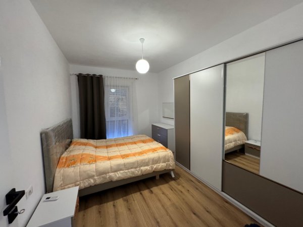 Tirane, jepet me qera apartament 2+1 Kati 2, 1.000 € 