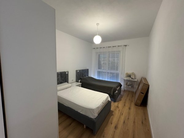 Tirane, jepet me qera apartament 2+1 Kati 2, 1.000 € 