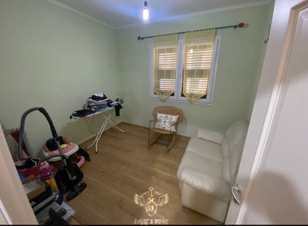 Durres, jepet me qera apartament 2+1+Ballkon Kati 2, 111 m² 500 € (Ish Rajoni • 500€ • 2+1 + Guzhine e vecuar)