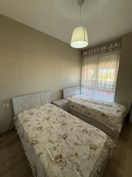 Tirane, jepet me qera apartament 1+1 Kati 5, 68 m² 600 € (HOTEL RADISON)
