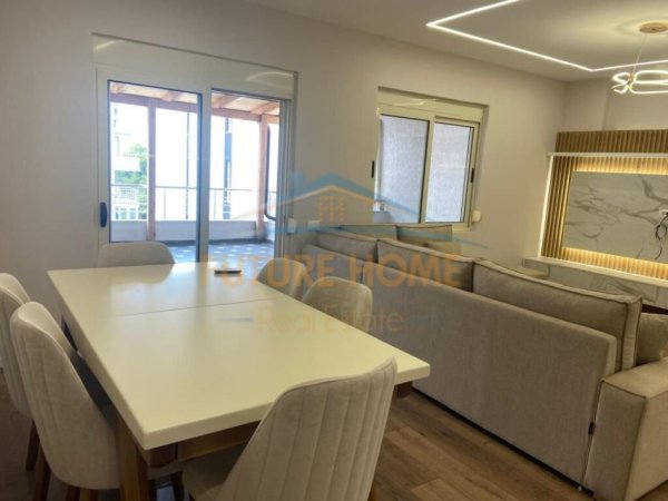 Durres Plazh, shitet apartament 1+1+Ballkon Kati 4, 122 m² 145.000 € 