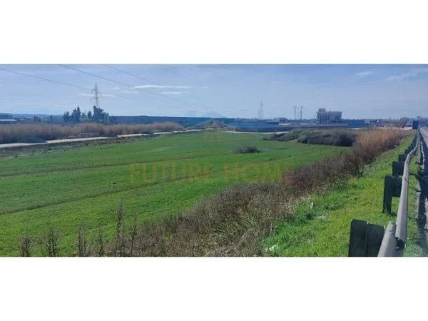 Tirane, shitet toke , 10.000 m² 500.000 € (Autostrada Tirane-Durres)
