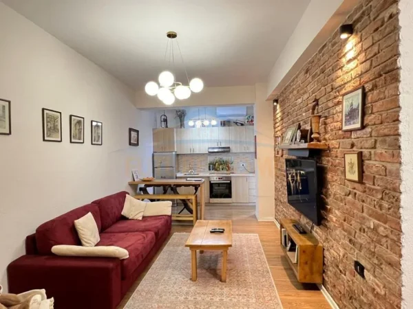 Tirane, shitet apartament 1+1+Ballkon Kati 4, 64 m² 152.500 € (Rruga e Kavajes)