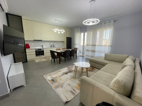 Tirane, jepet me qera apartament 2+1 Kati 7, 100 m² 800 € (fusha e aviacionit)