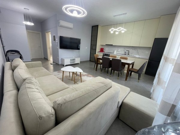 Tirane, jepet me qera apartament 2+1 Kati 7, 100 m² 800 € (fusha e aviacionit)